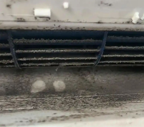 芜湖空调吹的风有股烧焦味是怎么回事